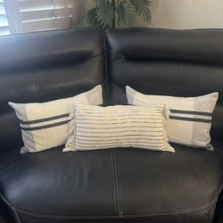 3 Beautiful Pillows 