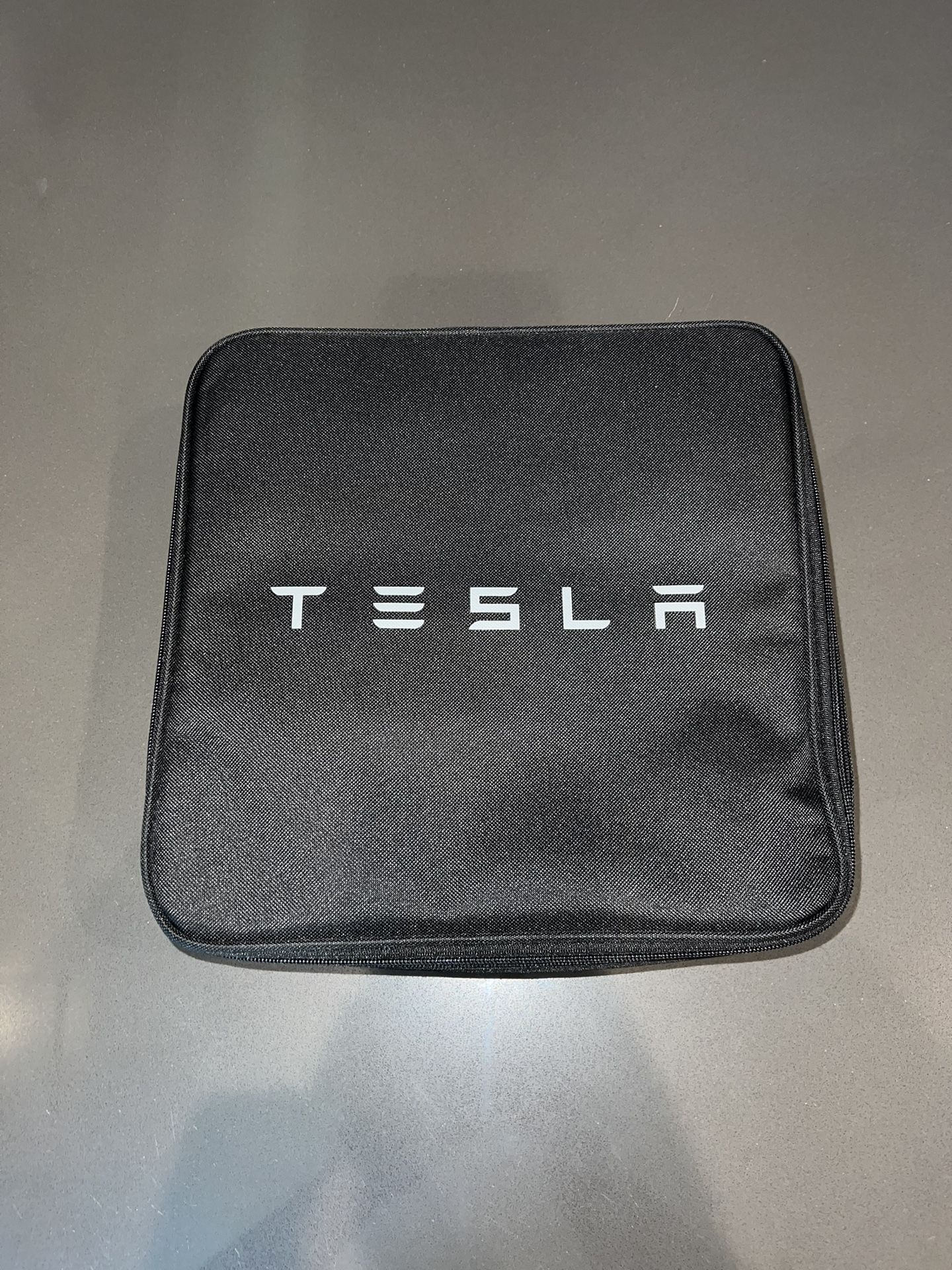 Tesla Mobile Connector 