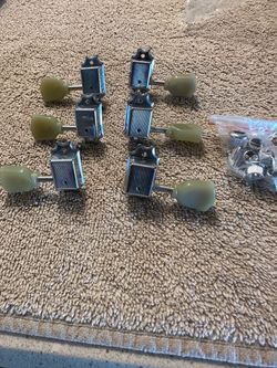 3x3 deluxe vintage style guitar tuners with grommet and screws