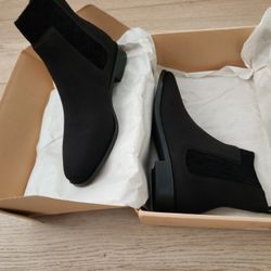 Vivalia Women's Boots (BRAND NEW)