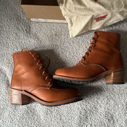 Women’s Red Wing Boots, Clara 3040 Size 9