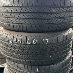 Set Or Tires (4) 235-60-17 Michelin