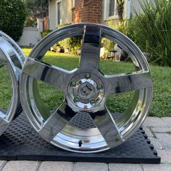 Universal 5 Lug Nut Rims/ Universal Rines De 5 birlos (5x114.3) & (5x120) size: 20”