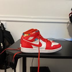 air jordan’s whit and red size 7 US