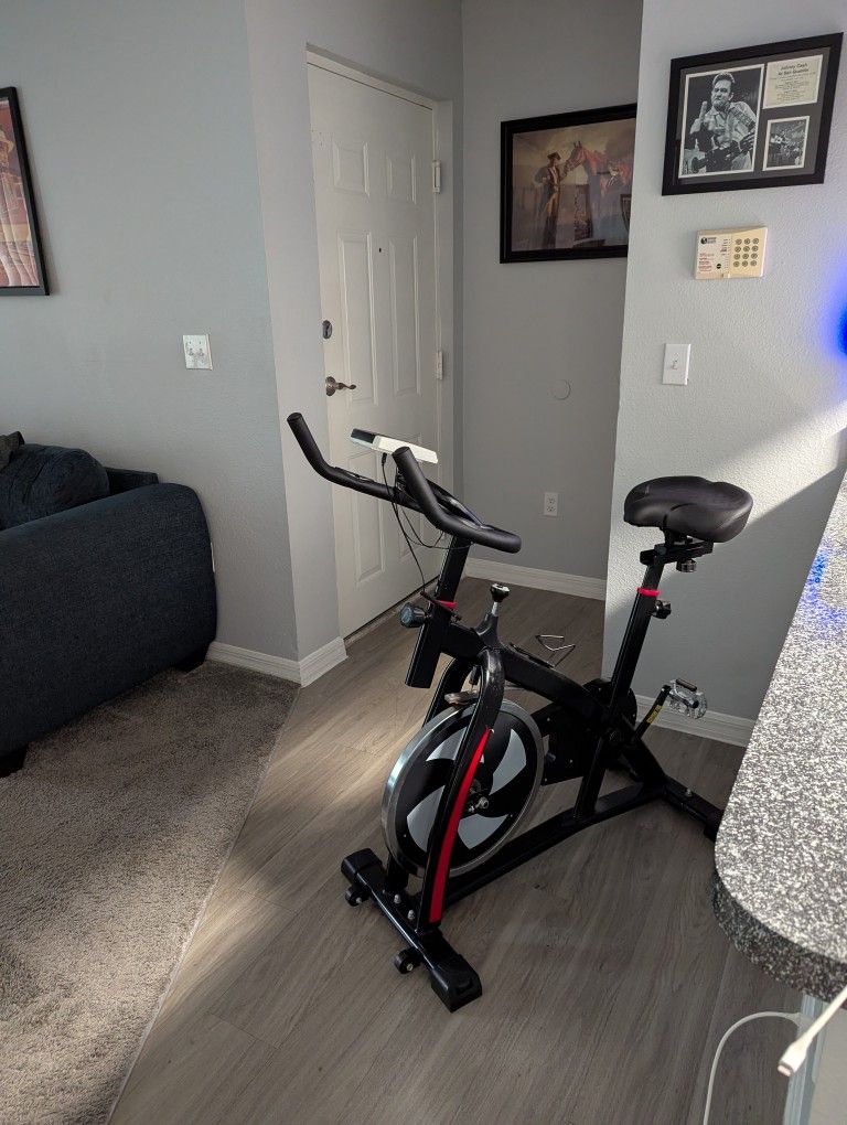 Adjustable Indoor Stationary Bike With LCD Electronic Meter