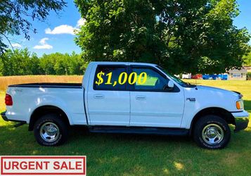 🟢💲1,OOO I am selling my clean title 2OO2 Ford F-150 XLT the car is very clean inside and out.🟢