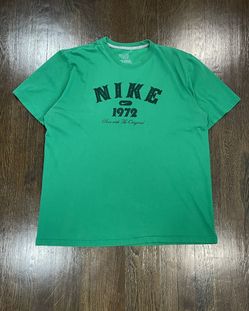 Vintage green Nike Shirt 