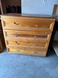 Solid wood 4 drawer dresser
