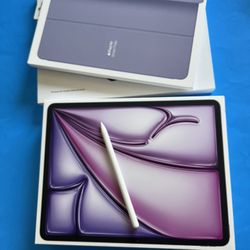 iPad Air 13” (M2 Processor / 2024 / purple) 256gb With Keyboard, Pen Accessories 