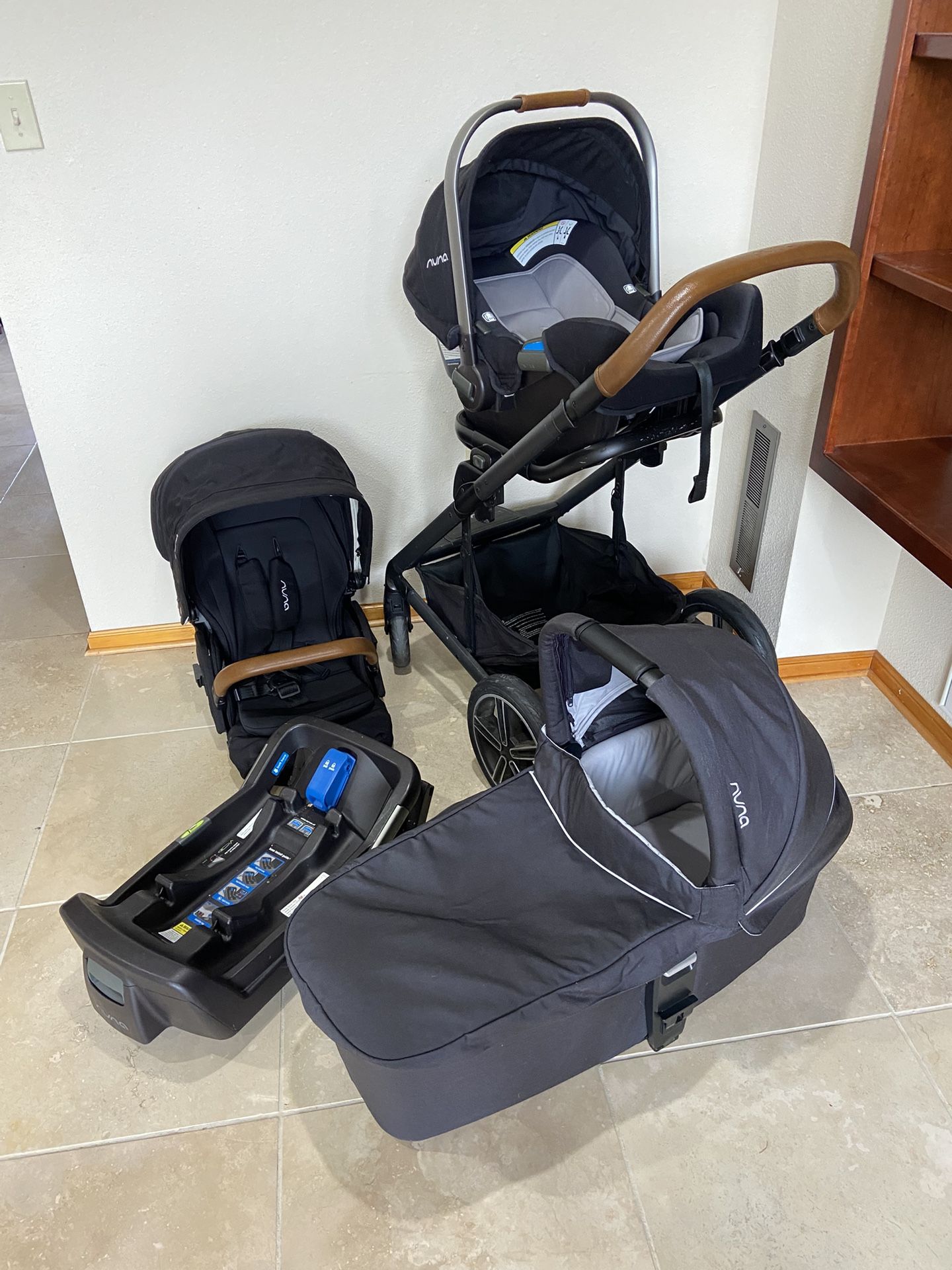 Nuna Mixx Stroller With Car Seat And Bassinet Black 