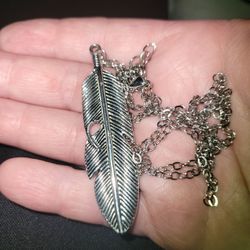 Feather Necklace 