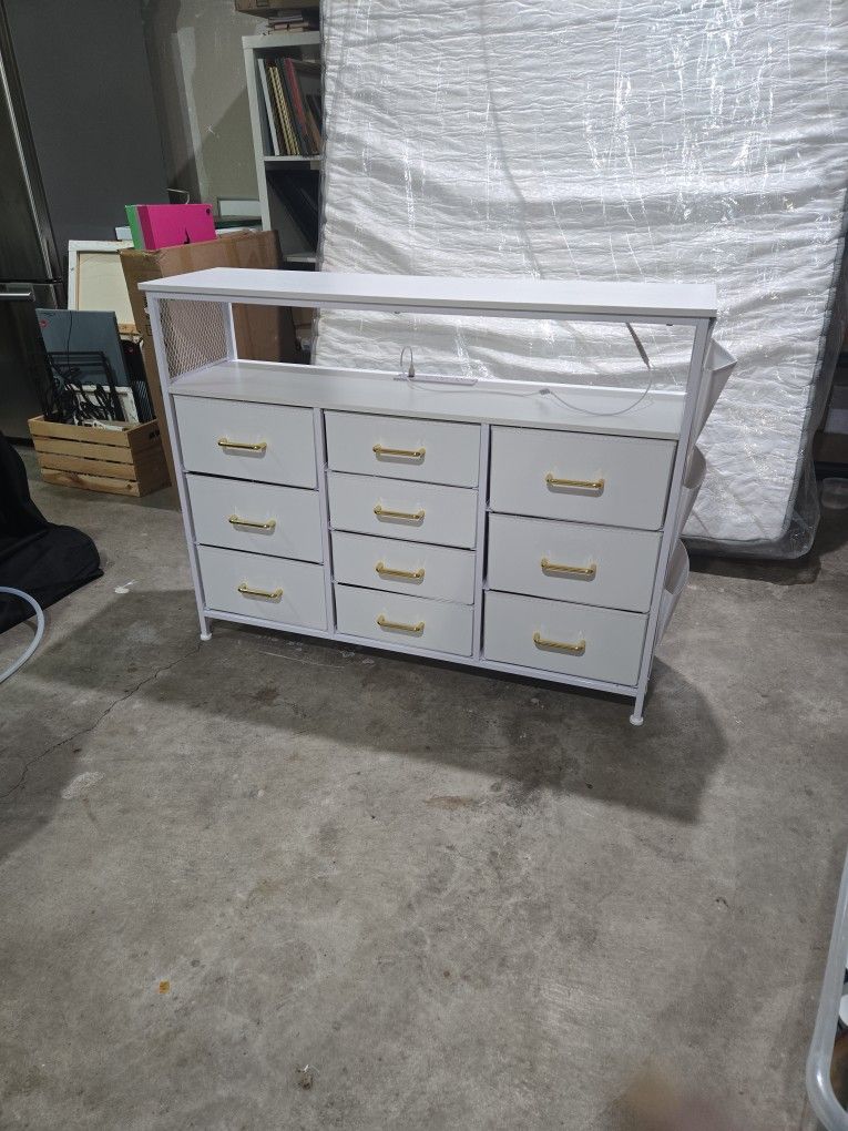 Brand NEW 10 Fabric Drawer Dresser