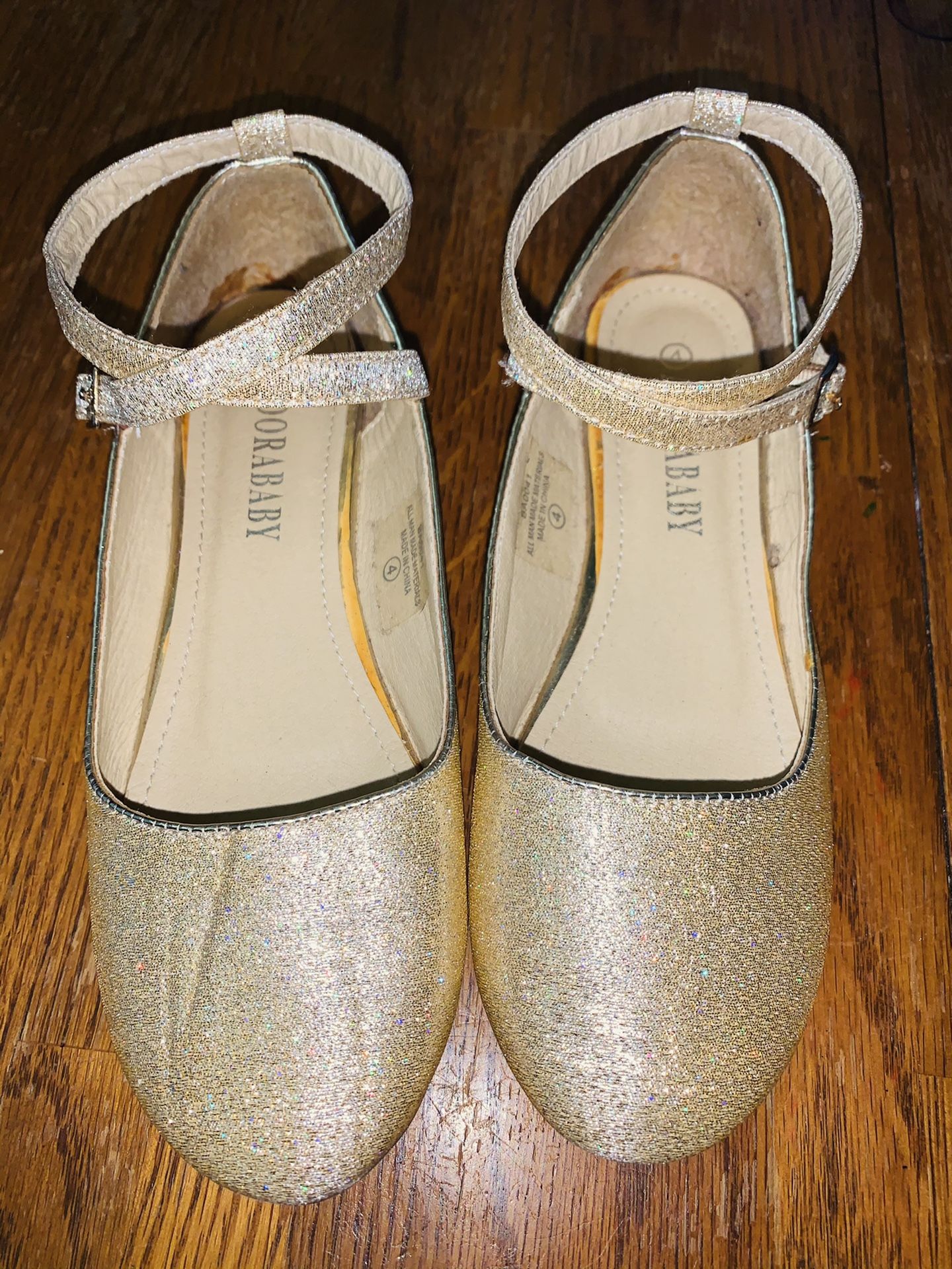 Girl’s Size 4 Adorababy Gold Ankle Strap Shoes