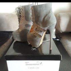 LIKE NEW Size 6 Sofia & Lee Markia grey lace up LIKE NEW