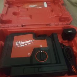 MILWAUKEE GREENLIGHT LASER LEVEL - NOB