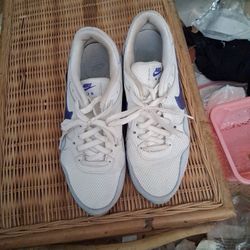 Womans Air Max Shoes