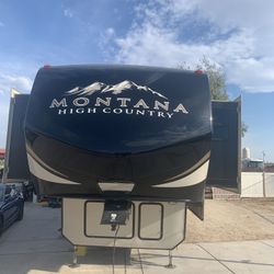 2017 Montana high country tri-axle for slides