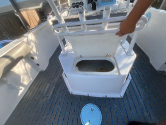 22 2001 open fish boat no motor