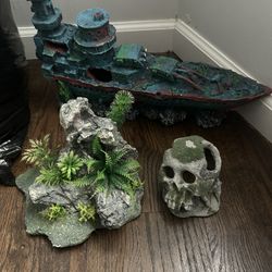Fish Tank Statues 