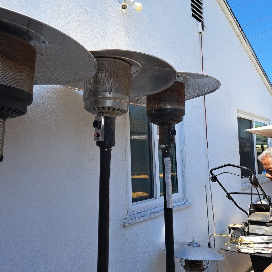 PATIO HEATERS (COSTCO) for Sale in Crystal City, CA - OfferUp
