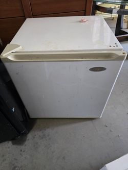 Mini fridge
