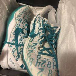 Nike Kobe Radiant Emmerald  Size 11 Great Condition