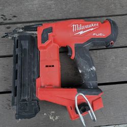 Milwaukee M18 FUEL 18-Volt Lithium-Ion Brushless Cordless Gen II 18-Gauge Brad Nailer (Tool-Only)