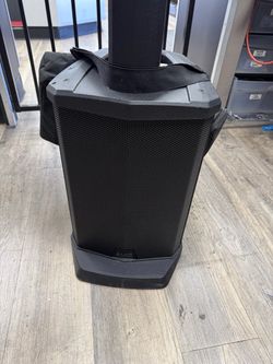 Alto TS108C 600 Watt 8” Portable Columnar Array Loudspeaker 1of 2