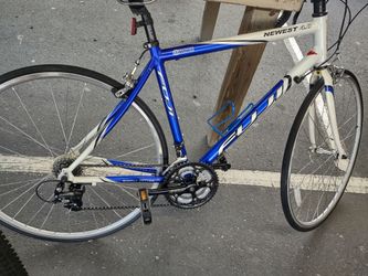 Fuji Newest 4.0 Road Bike