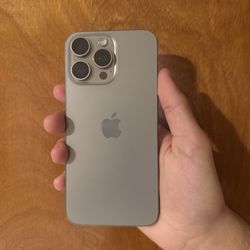 IPhone 15 PRO MAX 256gb (FULLY UNLOCKED)