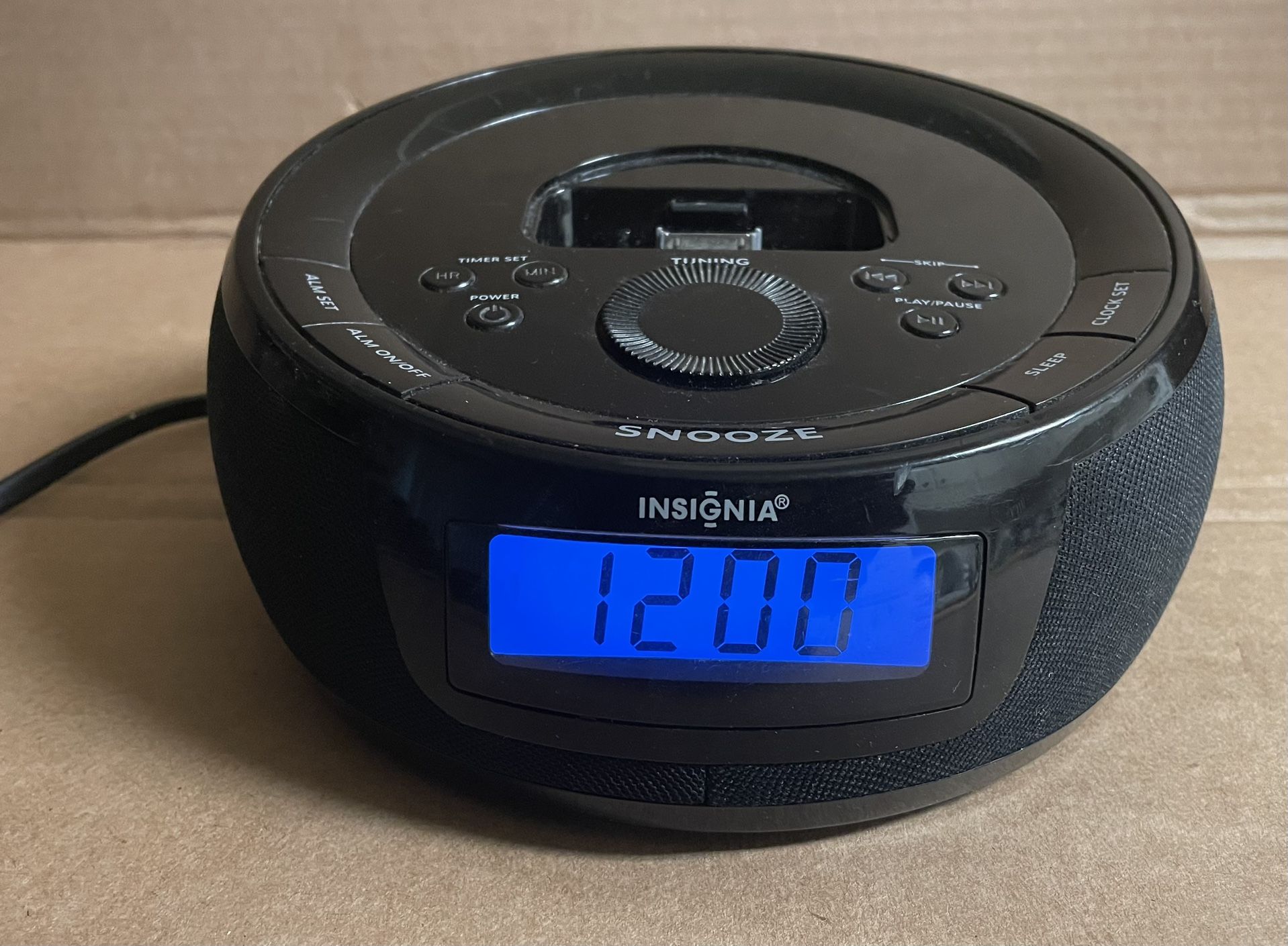 Insignia Clock Radio Docking Station For Ipod Black NS-C2000 Works
