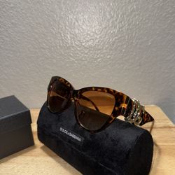 Sunglasses/Luxury Eyewear 