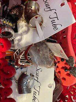 NEW 60 piece jewelry assortment