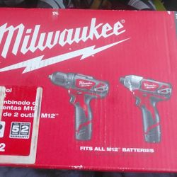 Milwaukee M12 12V Lithium Ion Cordless Drill