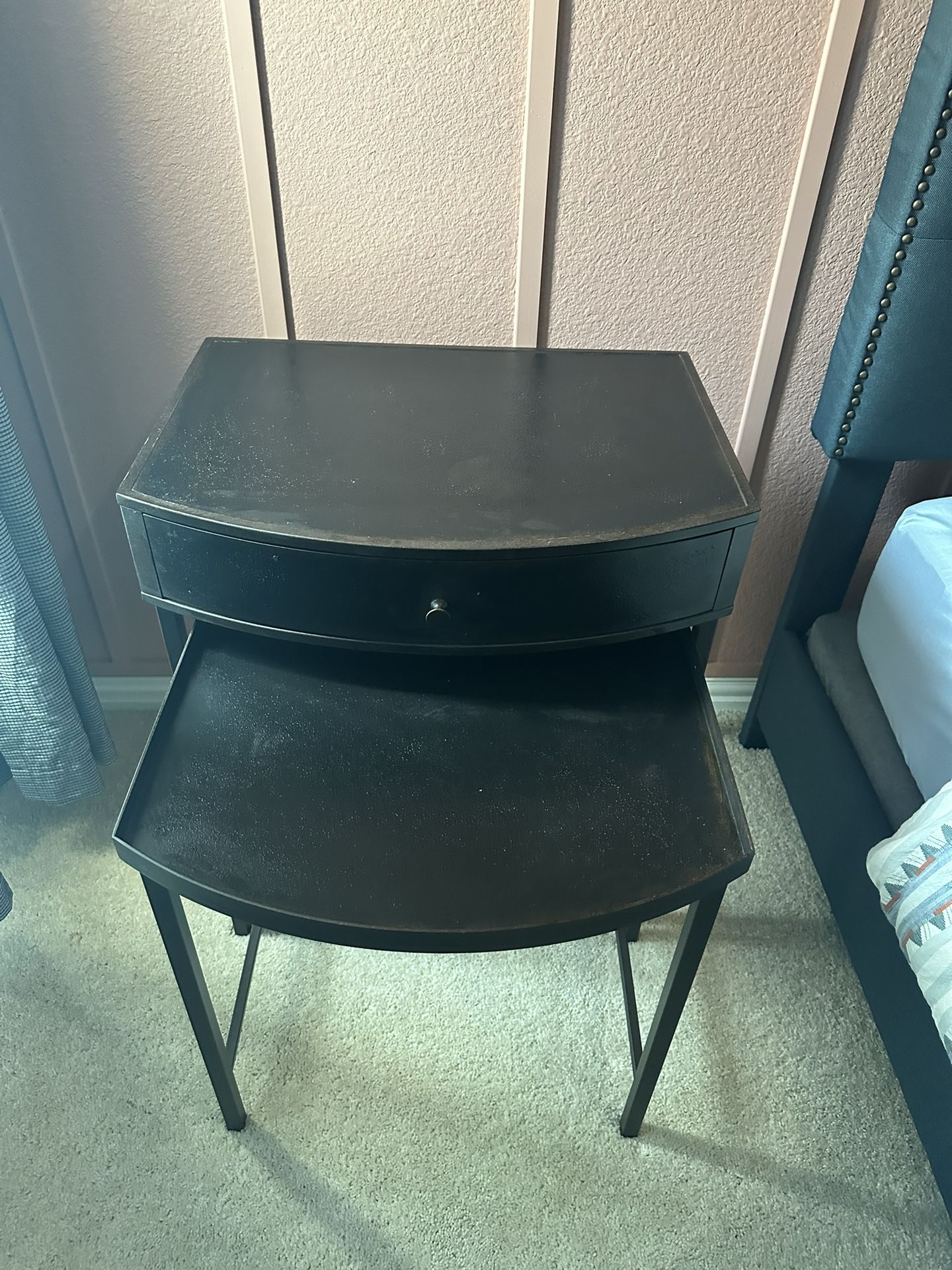 Woodrow 24" Metal Nesting Nightstand