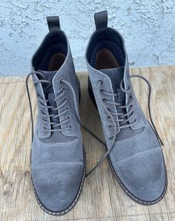 Men’s Clark Grey Shoes, Size 91/2 Medium