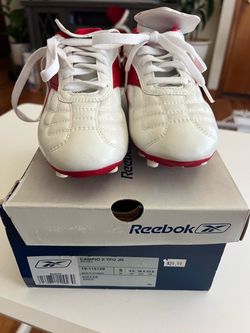 REEBOK YOUTH SOCCER CLEATS SIZE 5