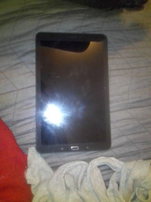Samsung Galaxy Tablet 16 GB (Must Bypass Frp)