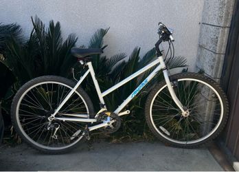 Specialized Hardrock mountain bike rides good, tires aired up. It has a small/medium frame and 26 inch wheels/tires. It has been in storage for years 