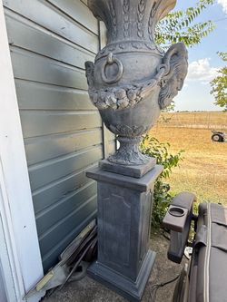Large Decorative Garden Urn on Pedestal