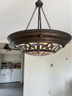 Quoizel Belle Fleur Tiffany Chandelier + Bonus Floral Lamp Shade Bundle
