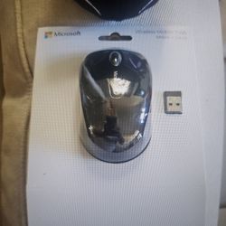 Microsoft Wireless Mobile Mouse 3500 Black Brand New Sealed