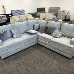 Light Gray Sectional Couch 