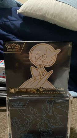 Mega Evolution Pokemon Center Elite Trainer Box (Exclusive) [Mega Gardevoir]