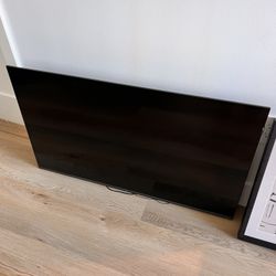43" TCL TV with Wall Mount
