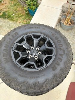 18” Dodge TRX edition Rims and LT 325/65 R 18 Tires barely worn