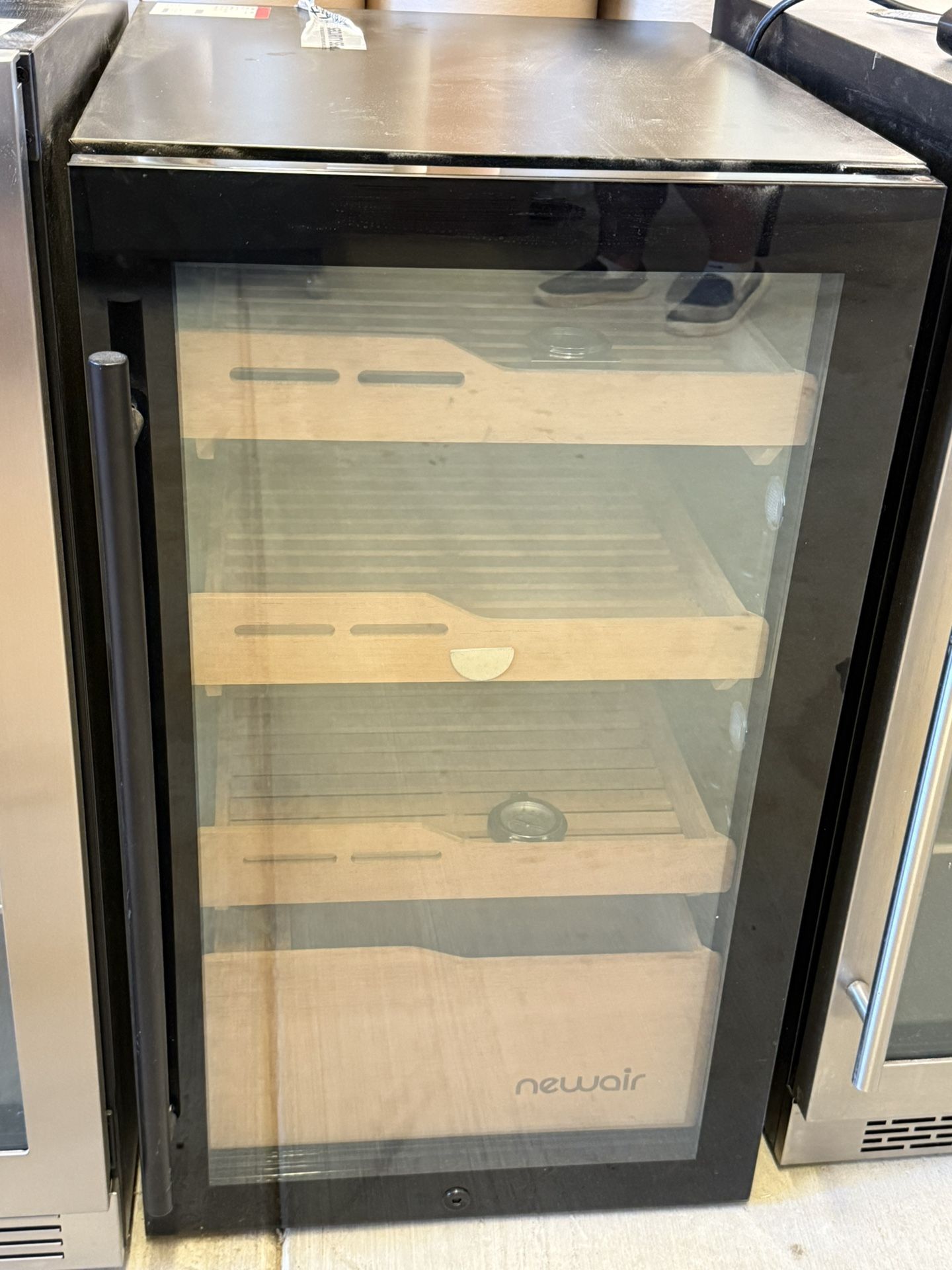 NewAir 840 Count Electric Cigar Humidor, Built-in Humidification MOD# NCH840BK00