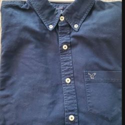 Men's American Eagle  Long Sleeved Navy Blue Button Down  Small Men's Shirt.