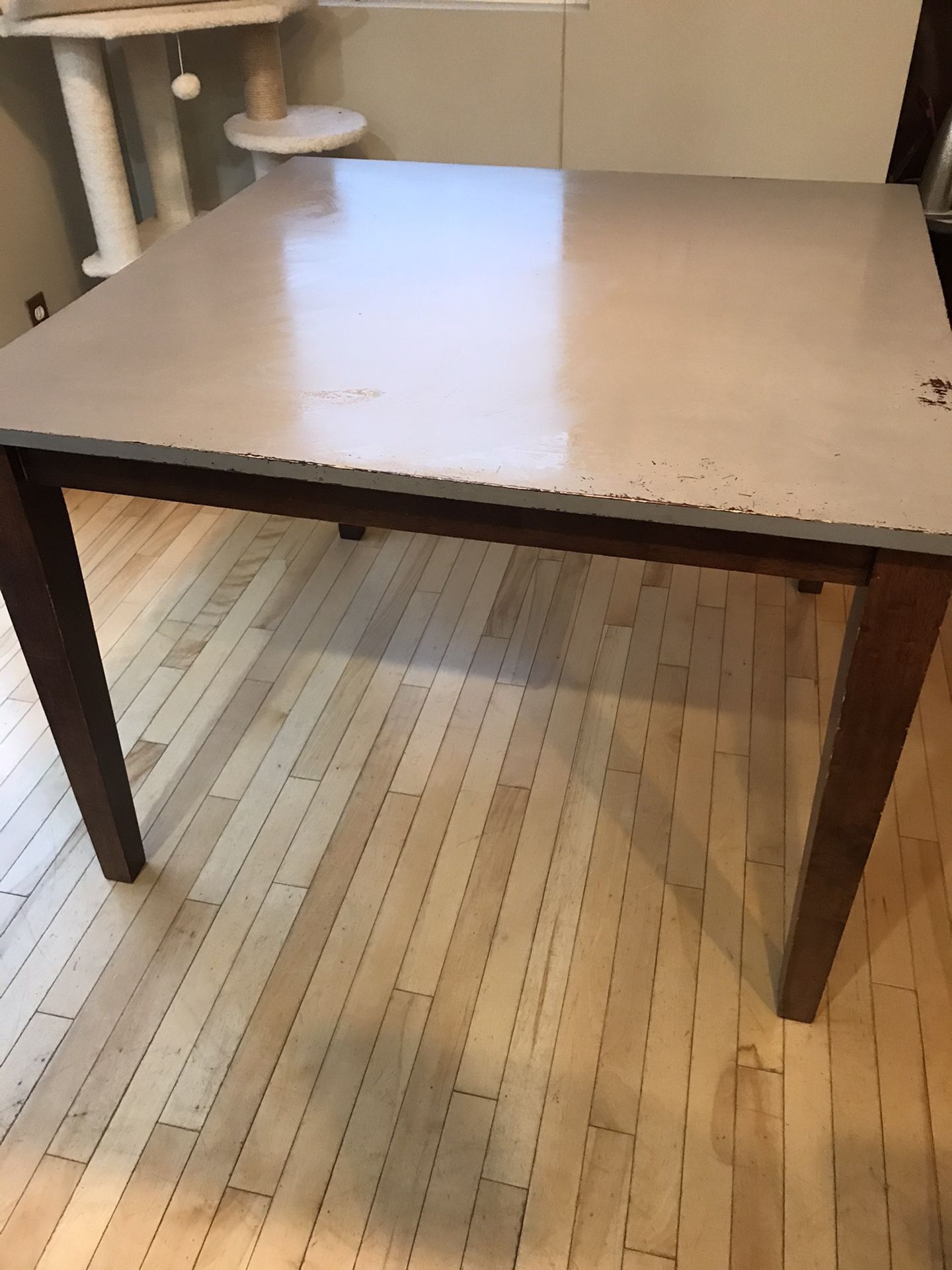 Free kitchen table