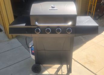 Char-Broil BBQ with propane tank